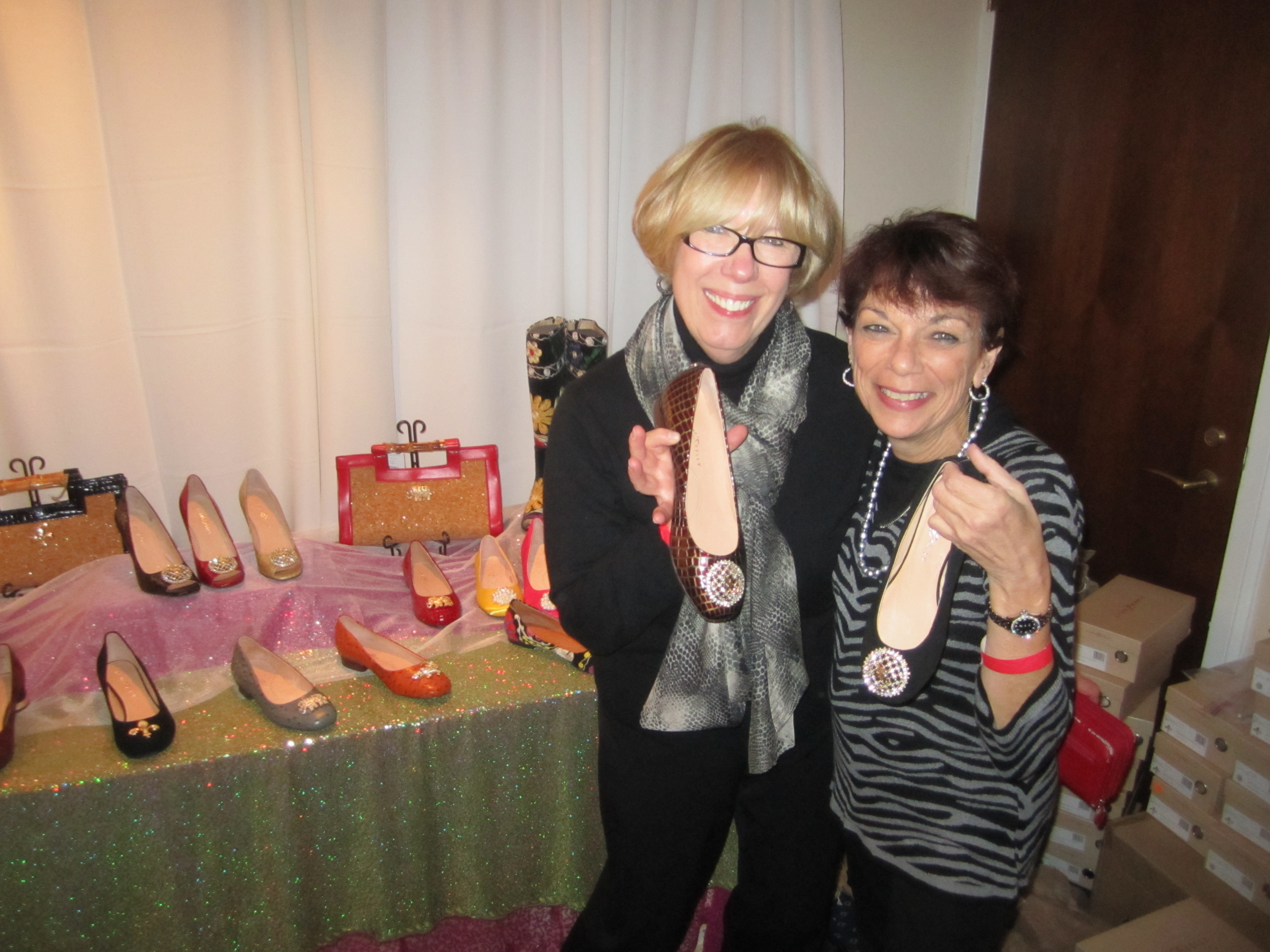 Junior League Socializes, Shops for Holidays at the Sphinx