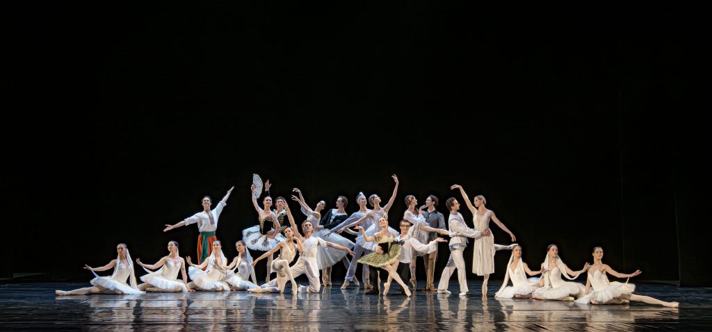 03 -National Ballet of Ukraine Company Photo, Photo Credit_ Oleksandra Zlunitsyna