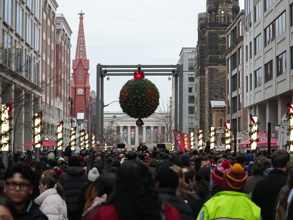 2025_12_13_NationalMistletoe-149