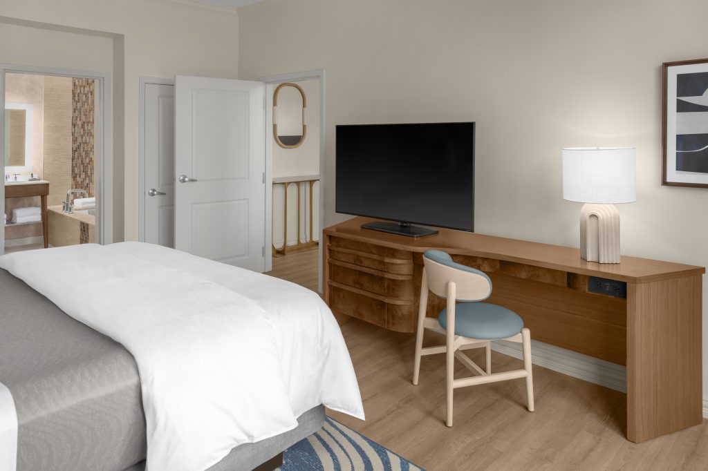 26_LUXR_Bedroom_Reverse